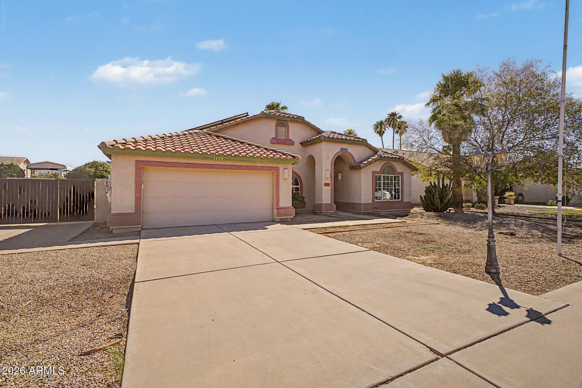 1259 E SUNSET Drive