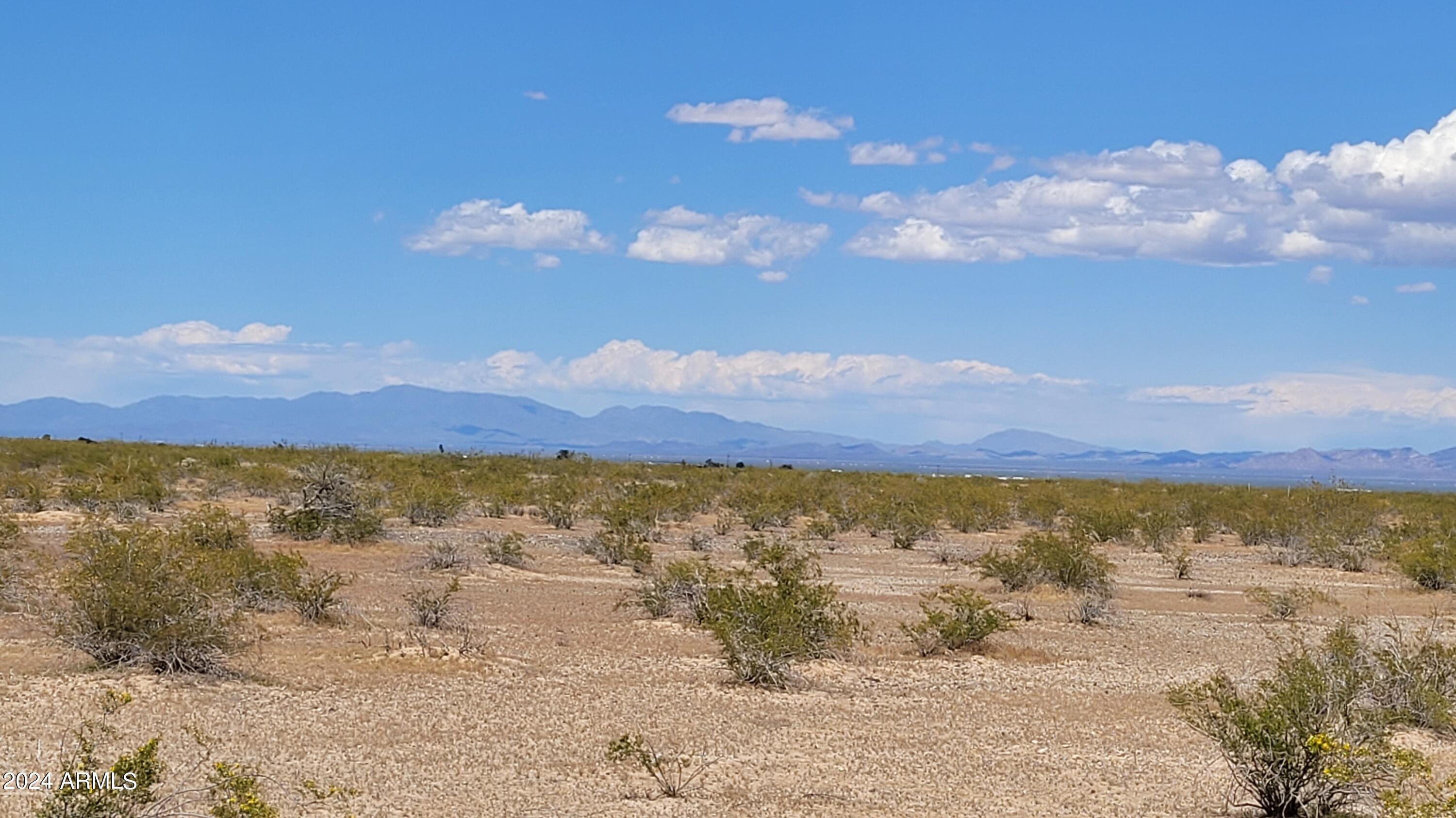 538XX W Elliot Road -