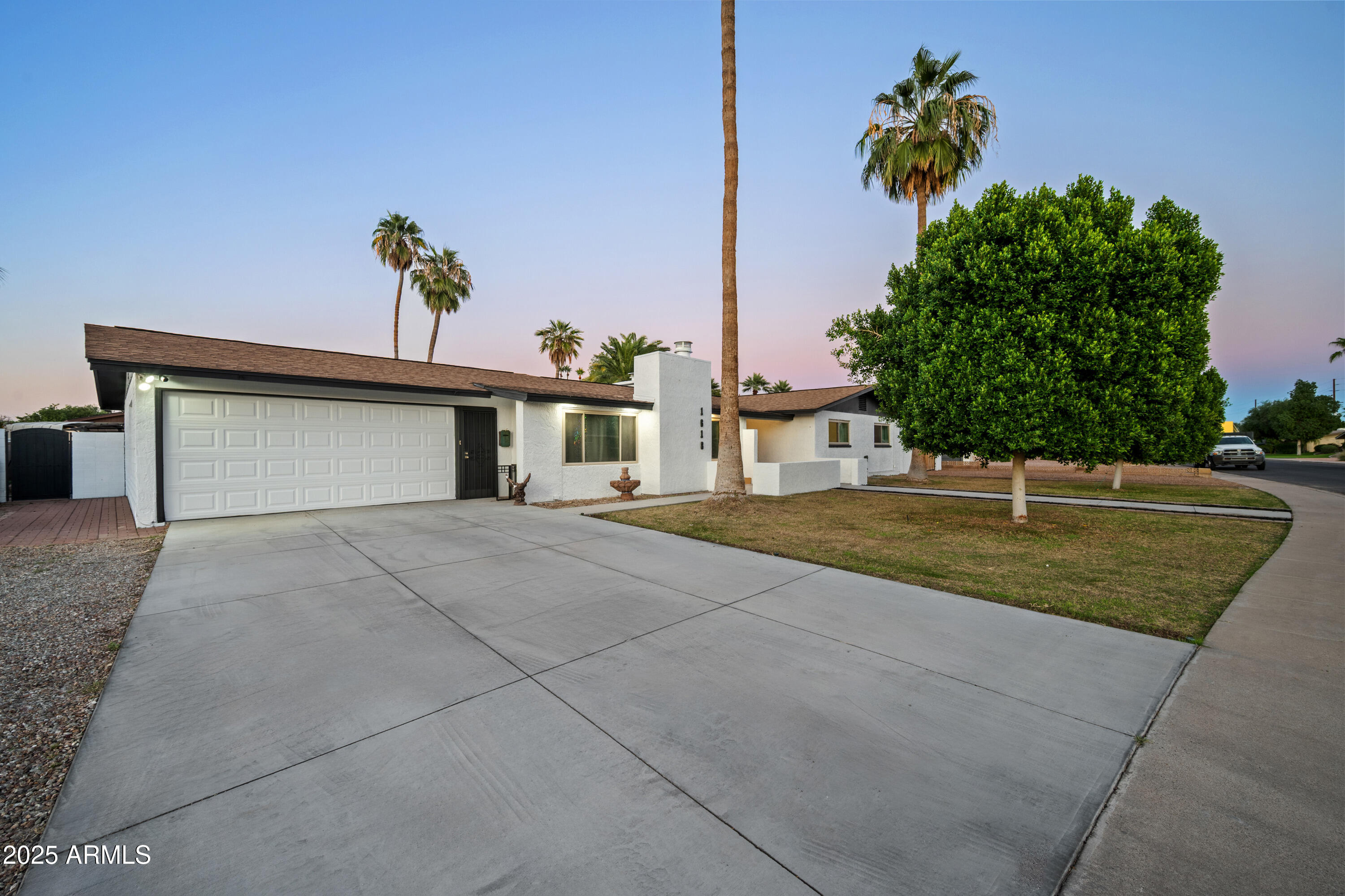 1618 E Greenway Street