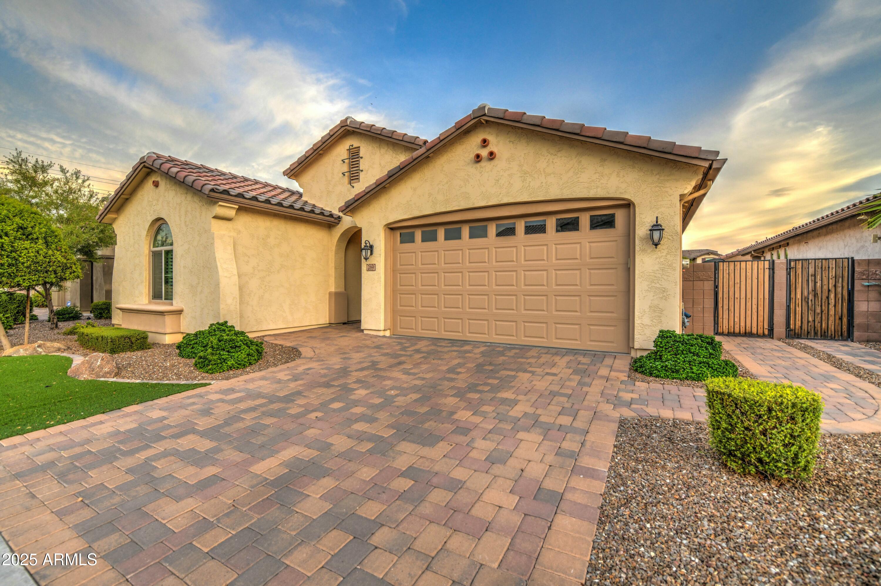 269 E HORSESHOE Drive