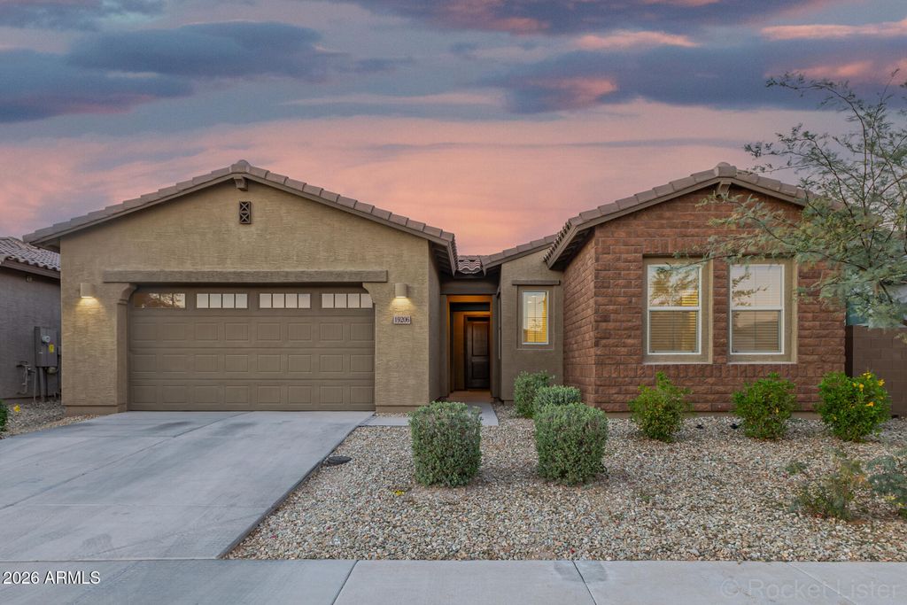 Photo of 19206 W Wolf Street, Litchfield Park, AZ 85340 (MLS # 6995877)