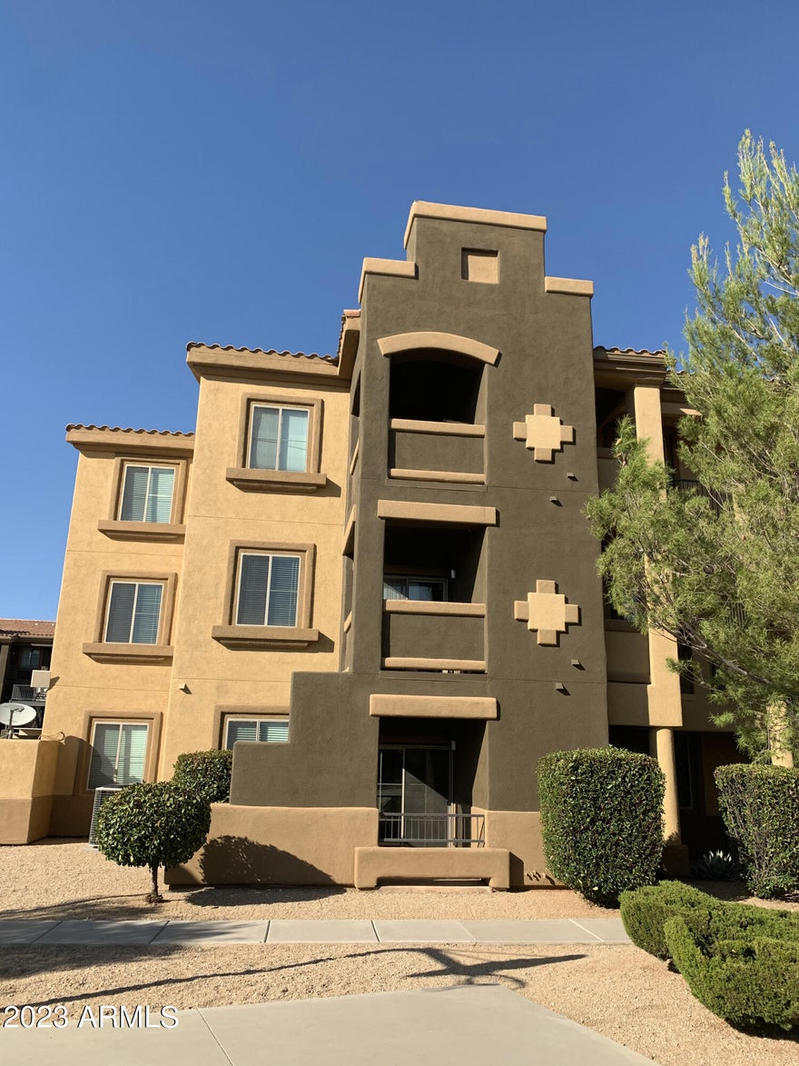 This 3BD/2BA 1135 sf condominium centrally-located in the coveted Casa Anitgua Condominiums is close to Fort Huachuca, shopping, and schools. This rental posts a split floor plan with a nice great room for entertaining, a big master with a spacious bathroom and walk-in shower, granite countertops throughout, a great outside sitting area, newer vinyl plank floors, and amenities galore. Utilities include electric, water, sewer, trash, cable television and cable internet. Amenities include a swimming pool, a ramada with bbq grills, a basketball court, and an accessible gym.