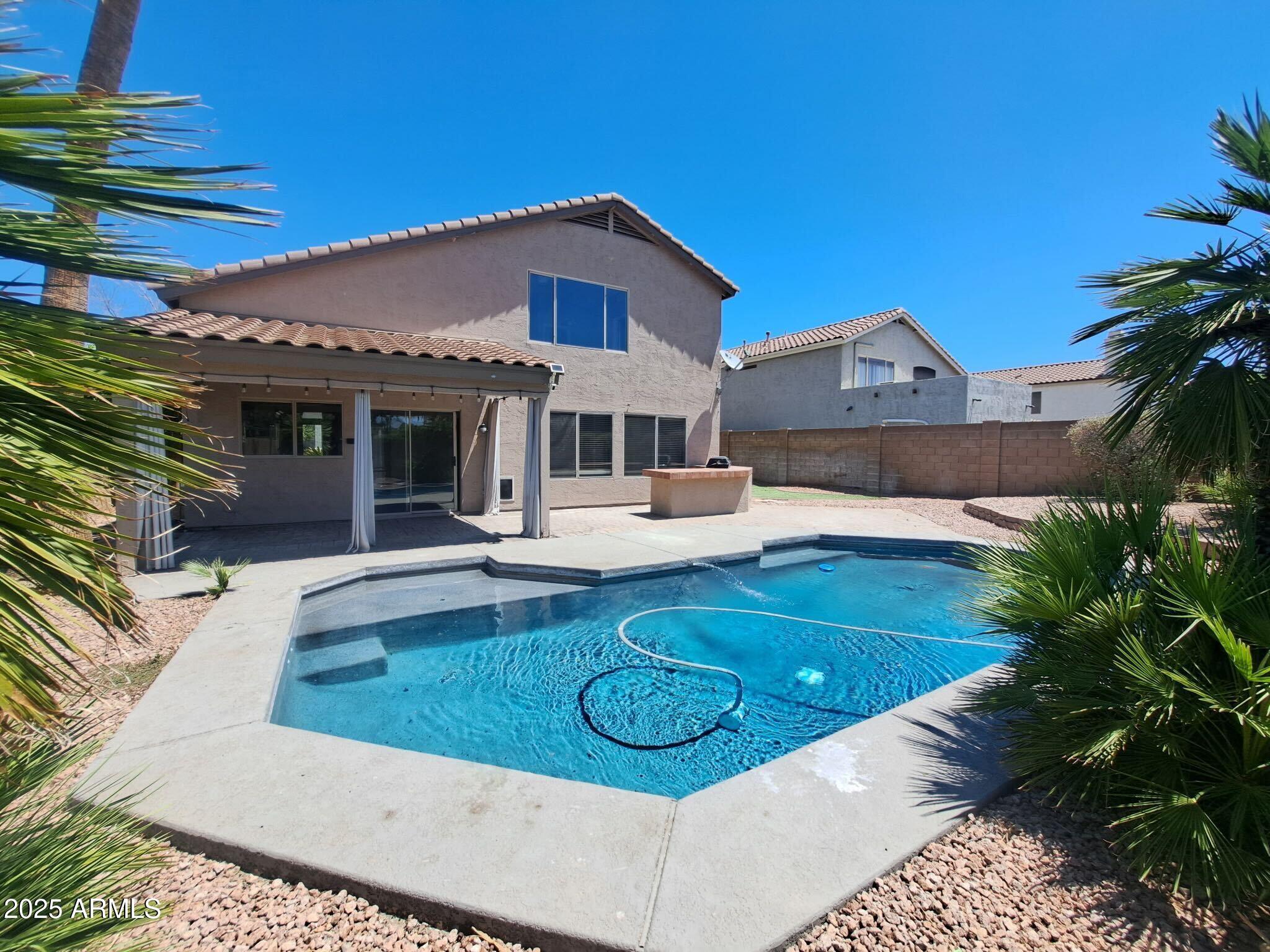 3033 E MILLBRAE Lane