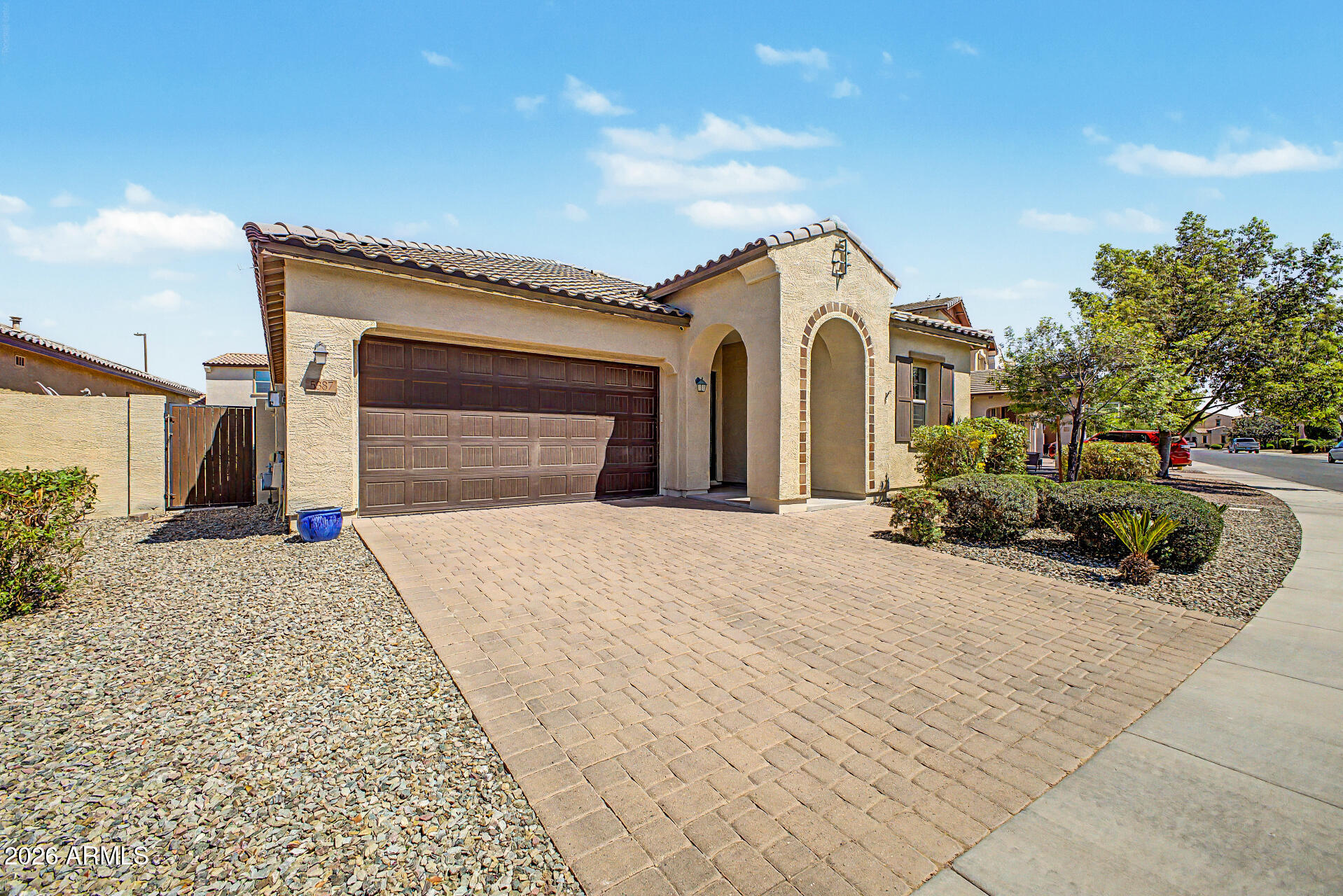 5387 S FOREST Avenue