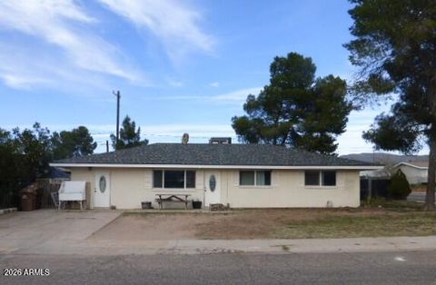 302 W GREENWICH Road Kearny AZ 85137