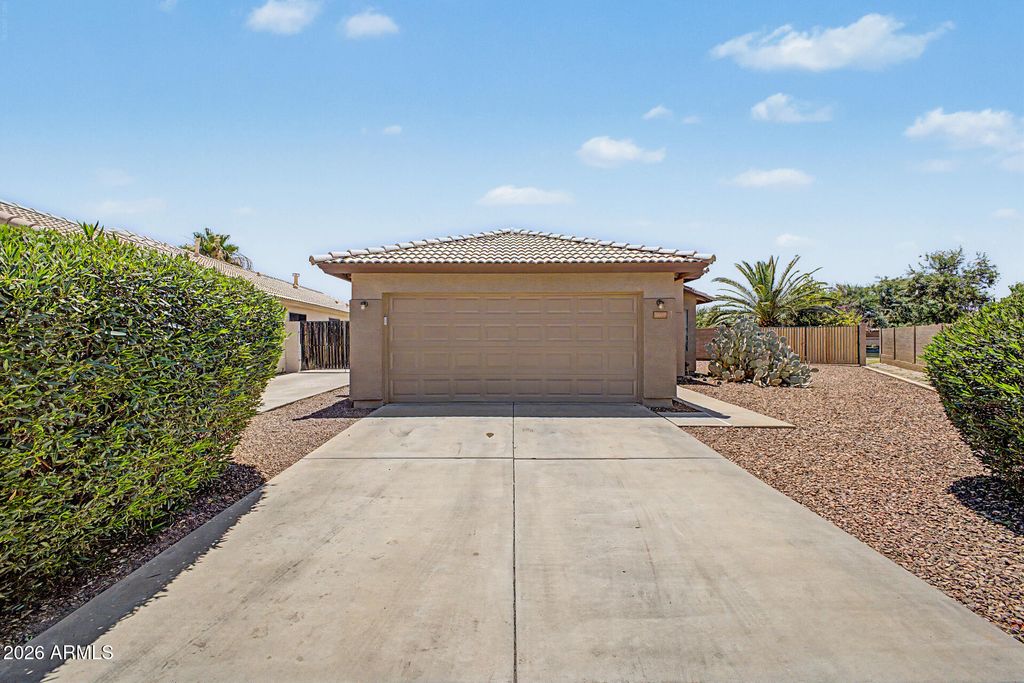 Photo of 10819 W Monte Vista Road, Avondale, AZ 85392 (MLS # 7028810)