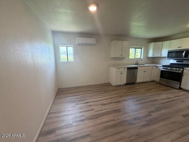 403 E NAVAJO Street