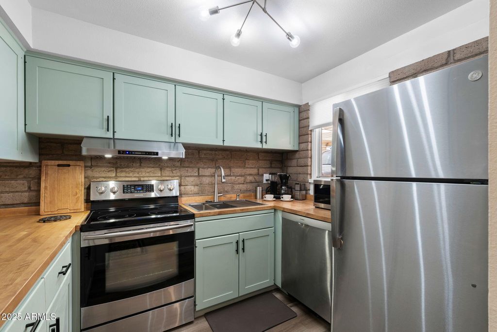 Photo of 27250 N 64th Street #8, Scottsdale, AZ 85266 (MLS # 6892932)