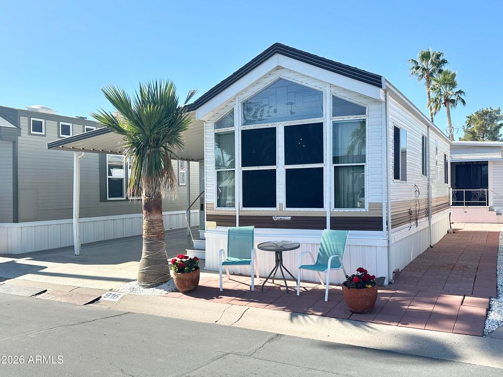 Photo of 916 S Mineshaft Drive, Apache Junction, AZ 85119 (MLS # 6977631)