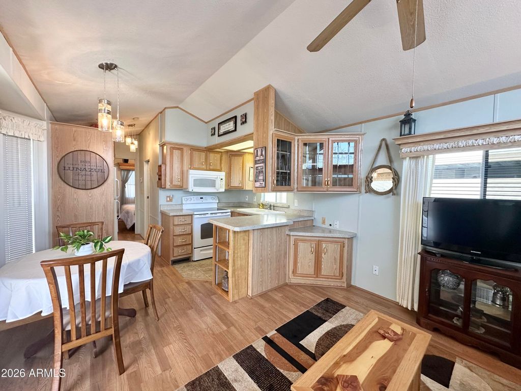 Photo of 916 S Mineshaft Drive, Apache Junction, AZ 85119 (MLS # 6977631)