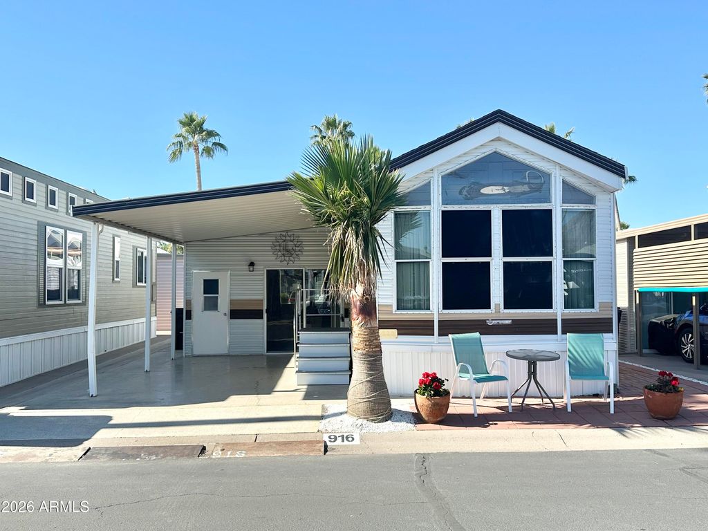 Photo of 916 S Mineshaft Drive, Apache Junction, AZ 85119 (MLS # 6977631)