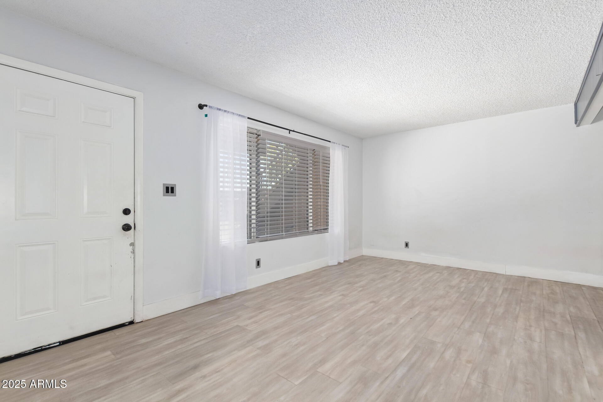 2406 W CAMPBELL Avenue 143