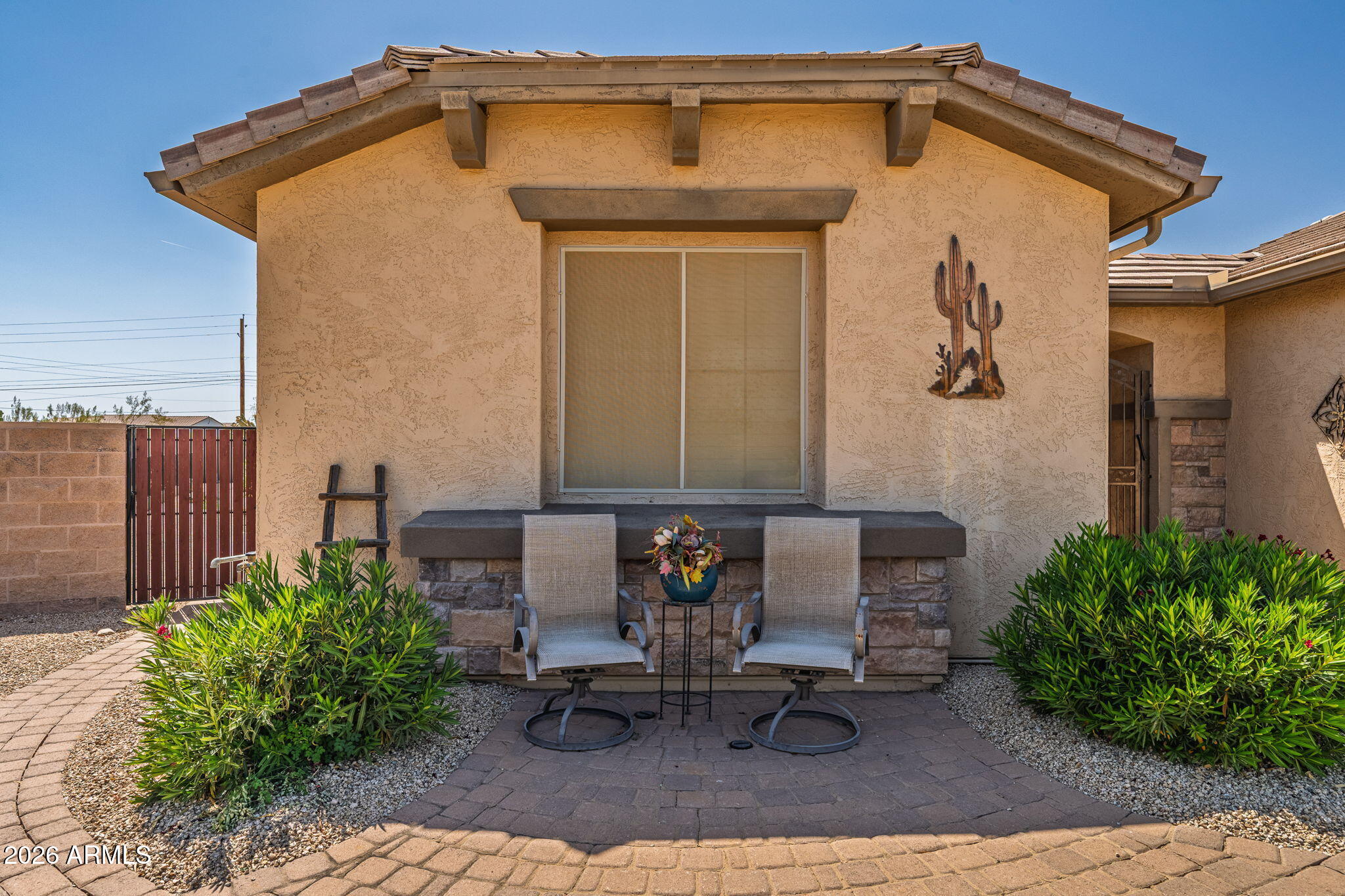 1197 W DESERT LILY Drive