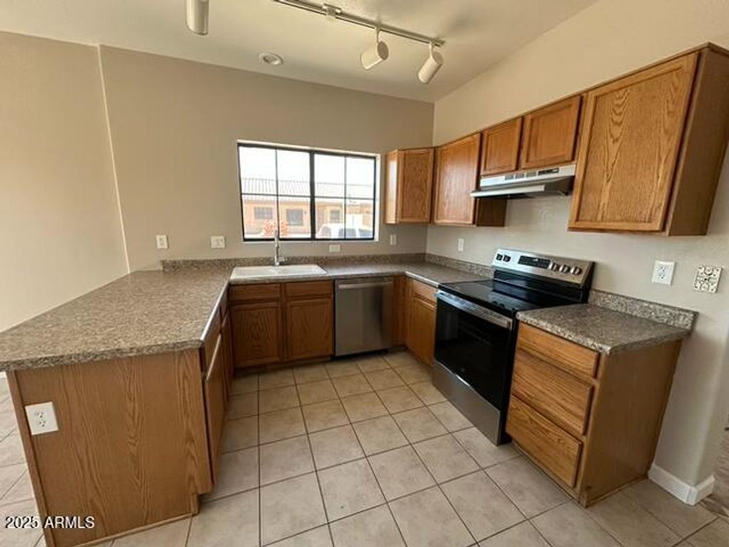 Photo of 8794 W Paradise Drive, Peoria, AZ 85345 (MLS # 6924010)