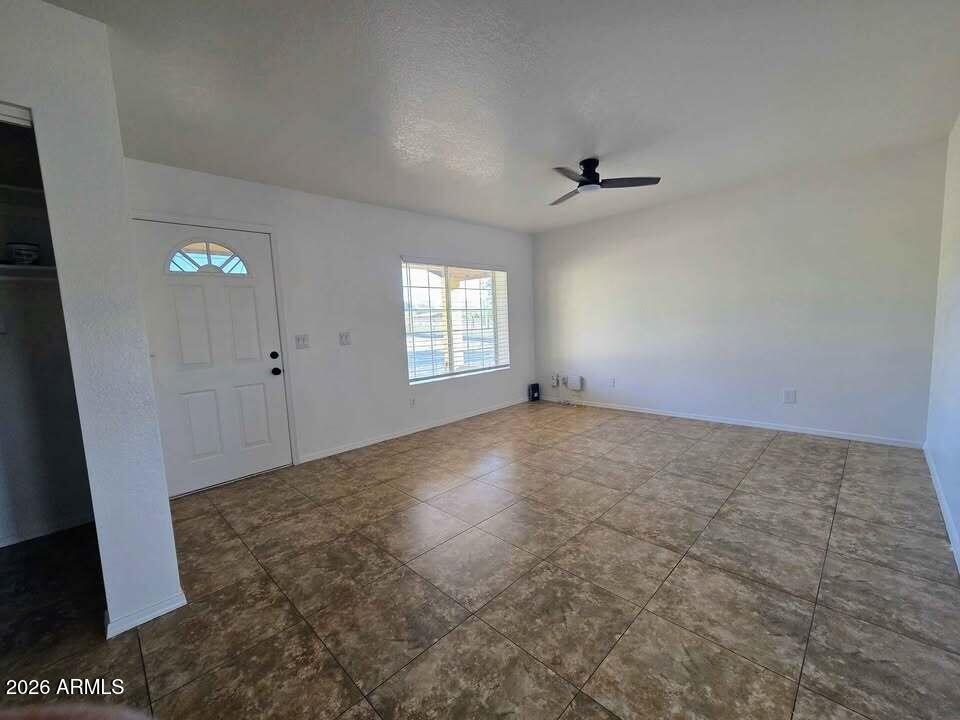 4012 W CARVER Road