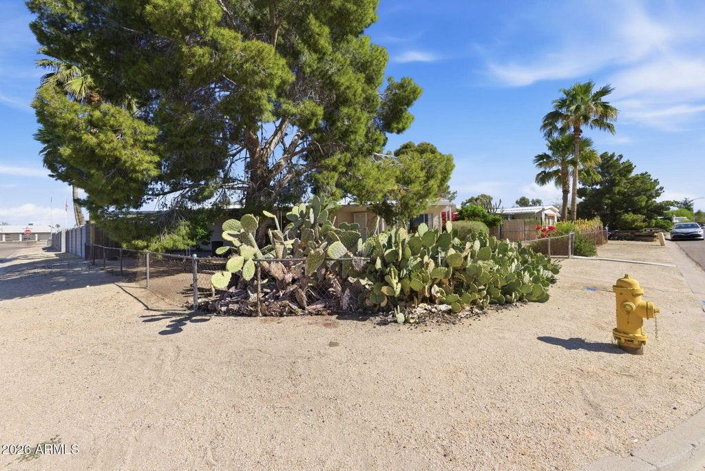 Photo of 3572 W Ross Avenue, Glendale, AZ 85308 (MLS # 7001031)