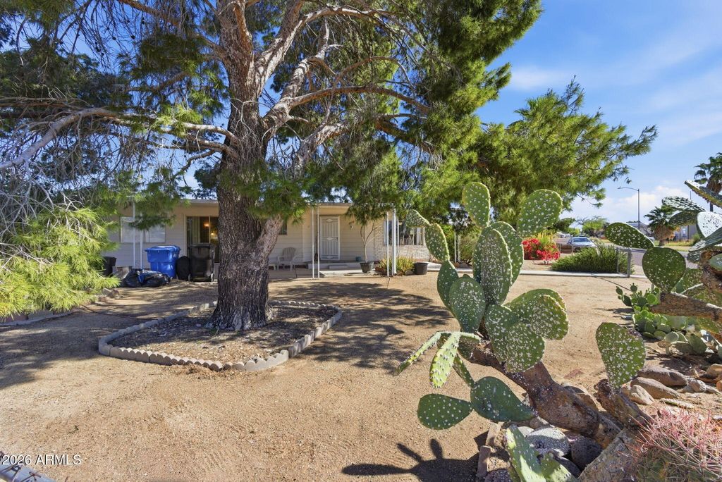 Photo of 3572 W Ross Avenue, Glendale, AZ 85308 (MLS # 7001031)