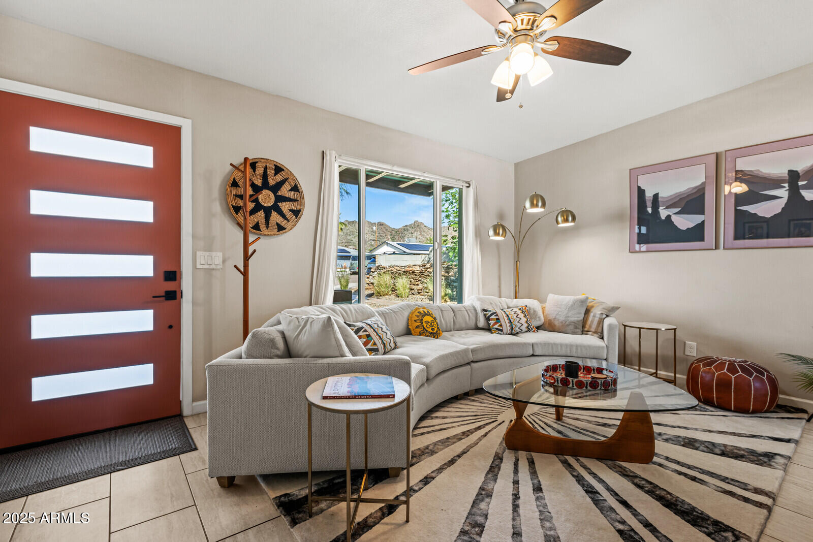 1515 E SUNNYSLOPE Lane