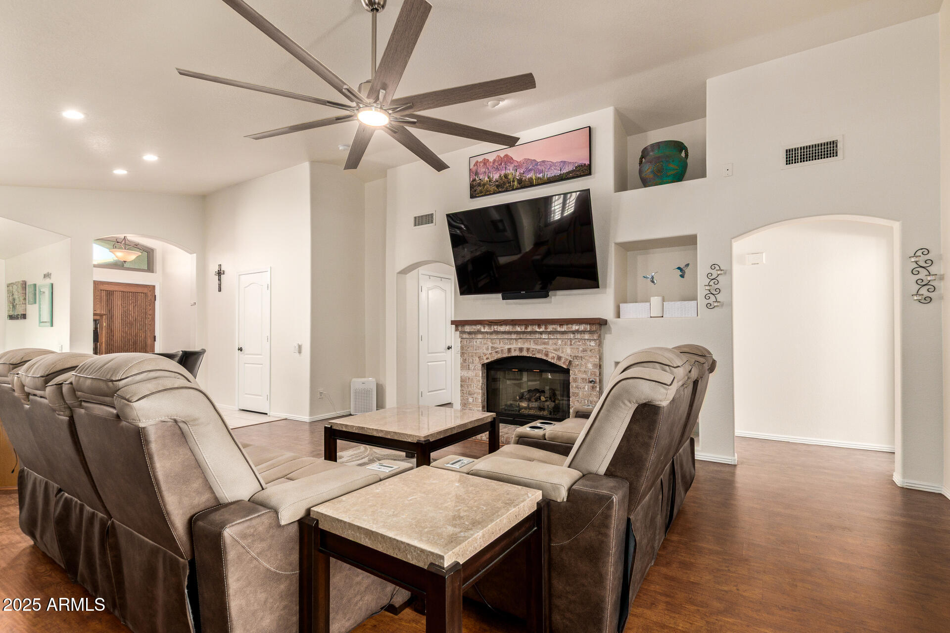 2421 N MALACHITE --