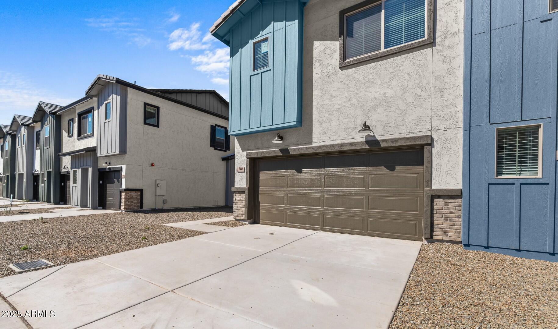 7446 S 75th Drive