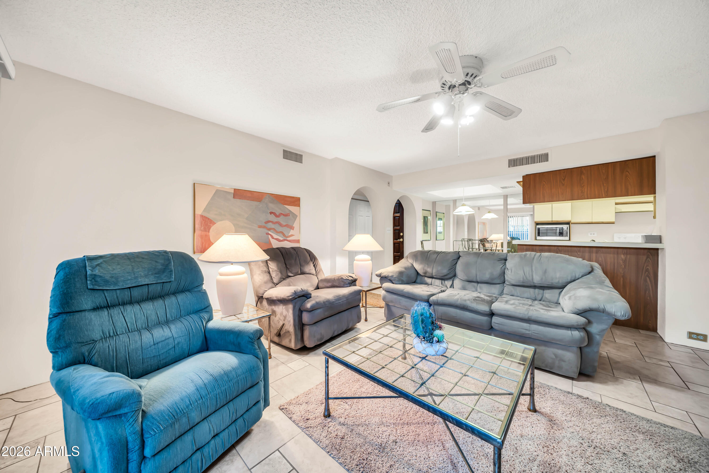 10410 N CAVE CREEK Road 1018