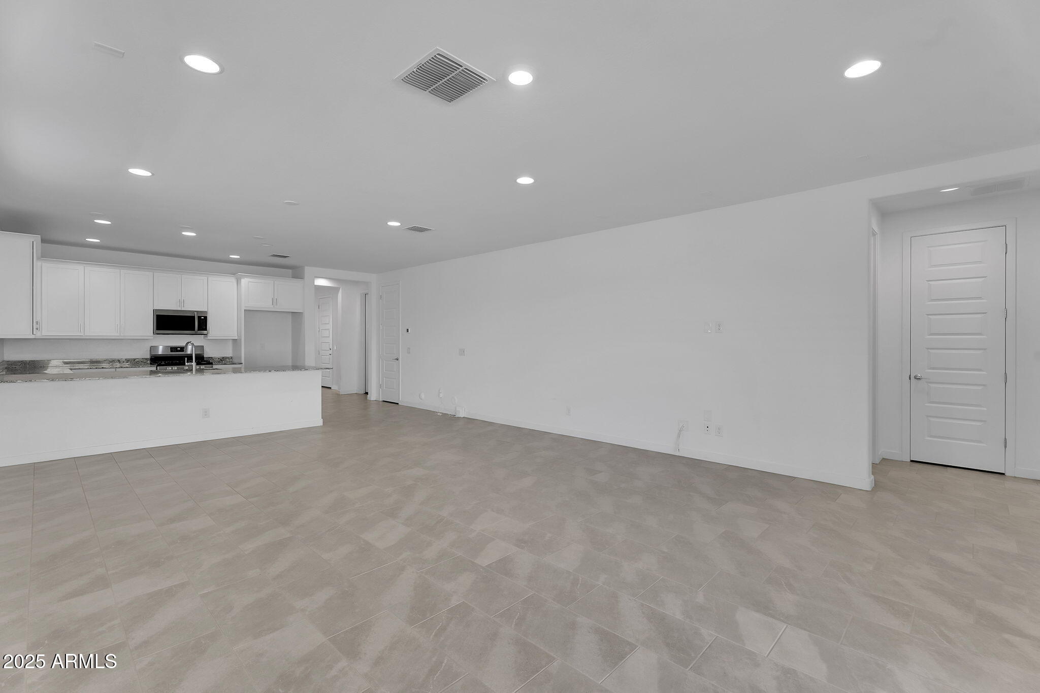 19948 W FLOWER Street