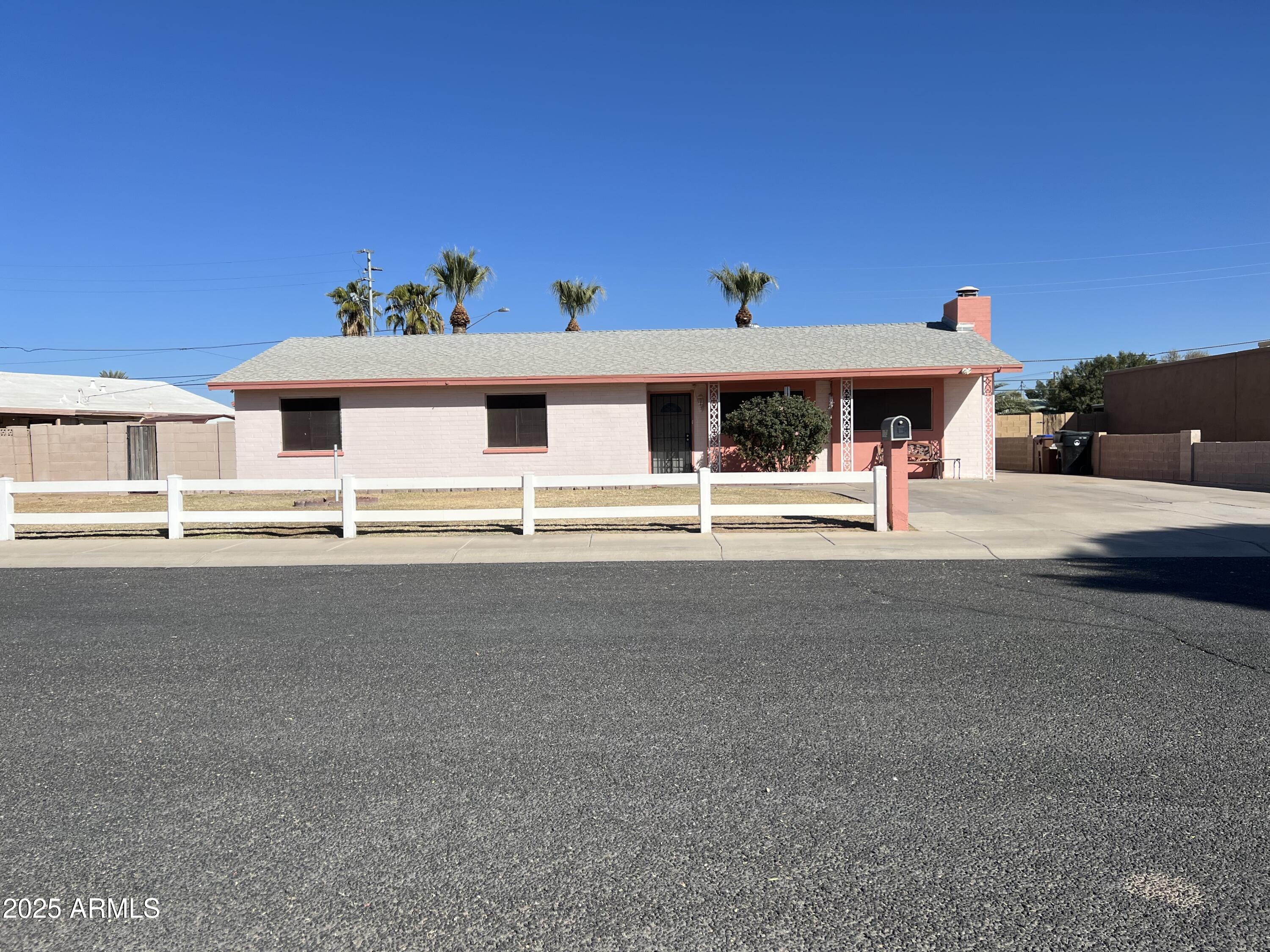 1173 N MESQUITE Lane