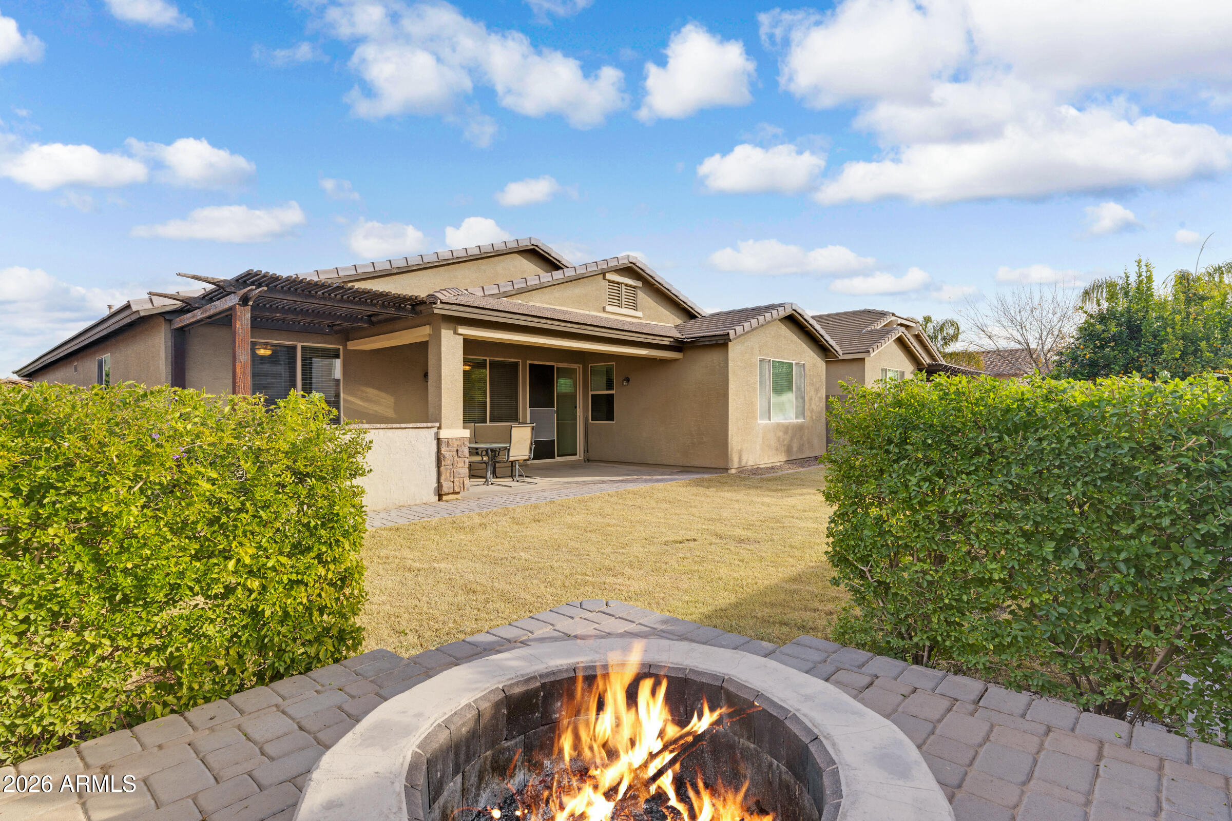 123 W WINTERBERRY Avenue