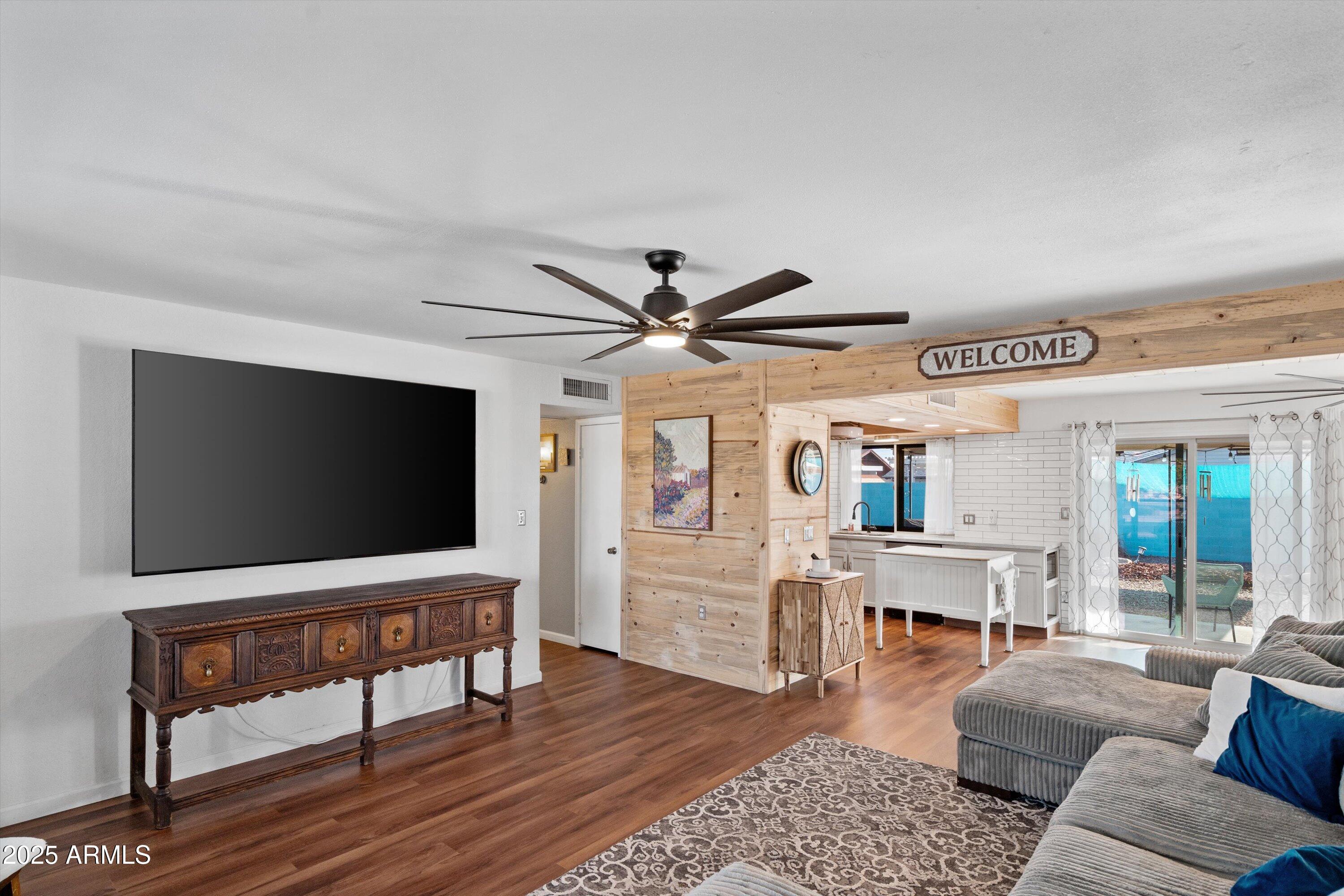 10443 W BUTLER Drive