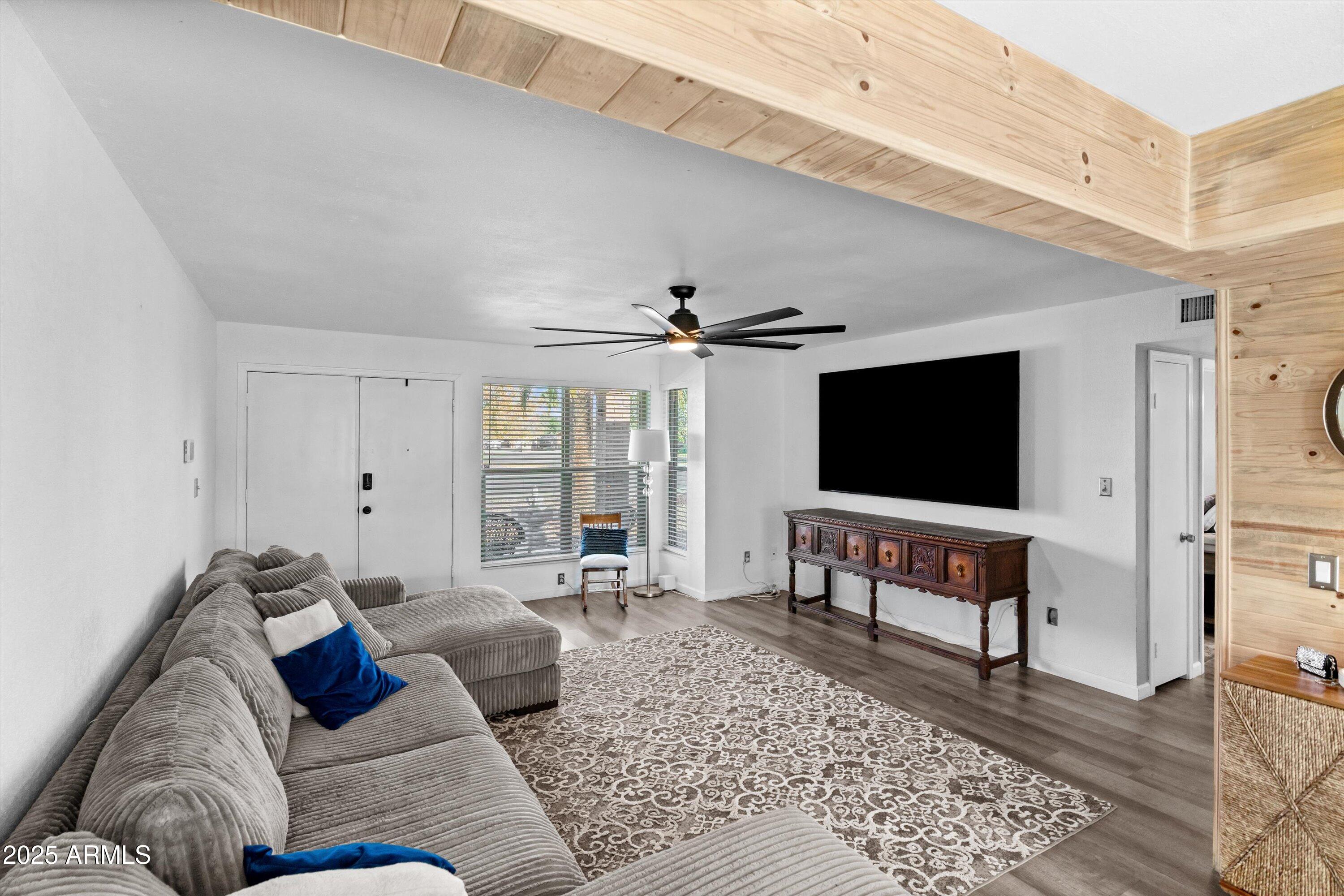 10443 W BUTLER Drive