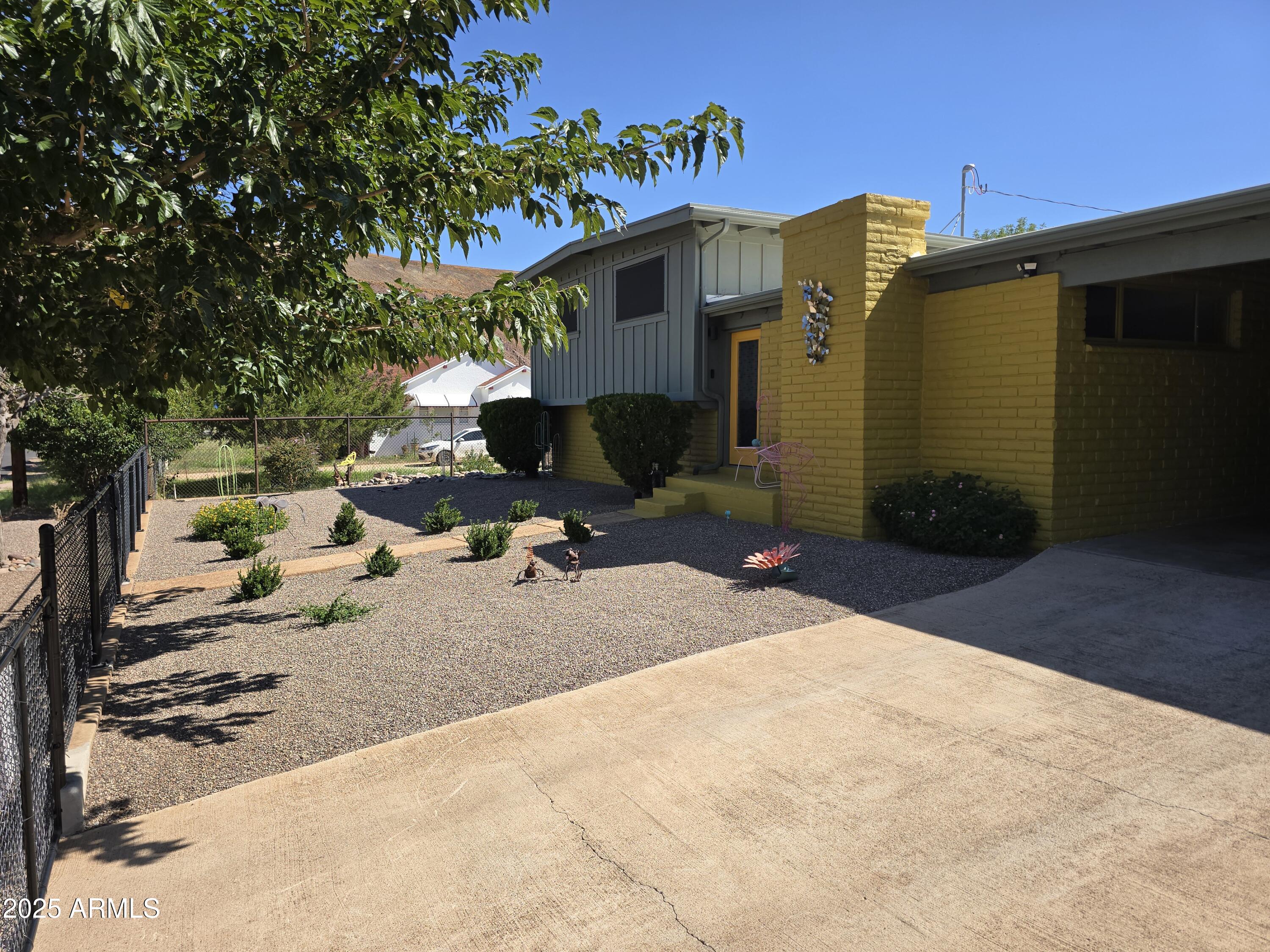 604 HOVLAND Street