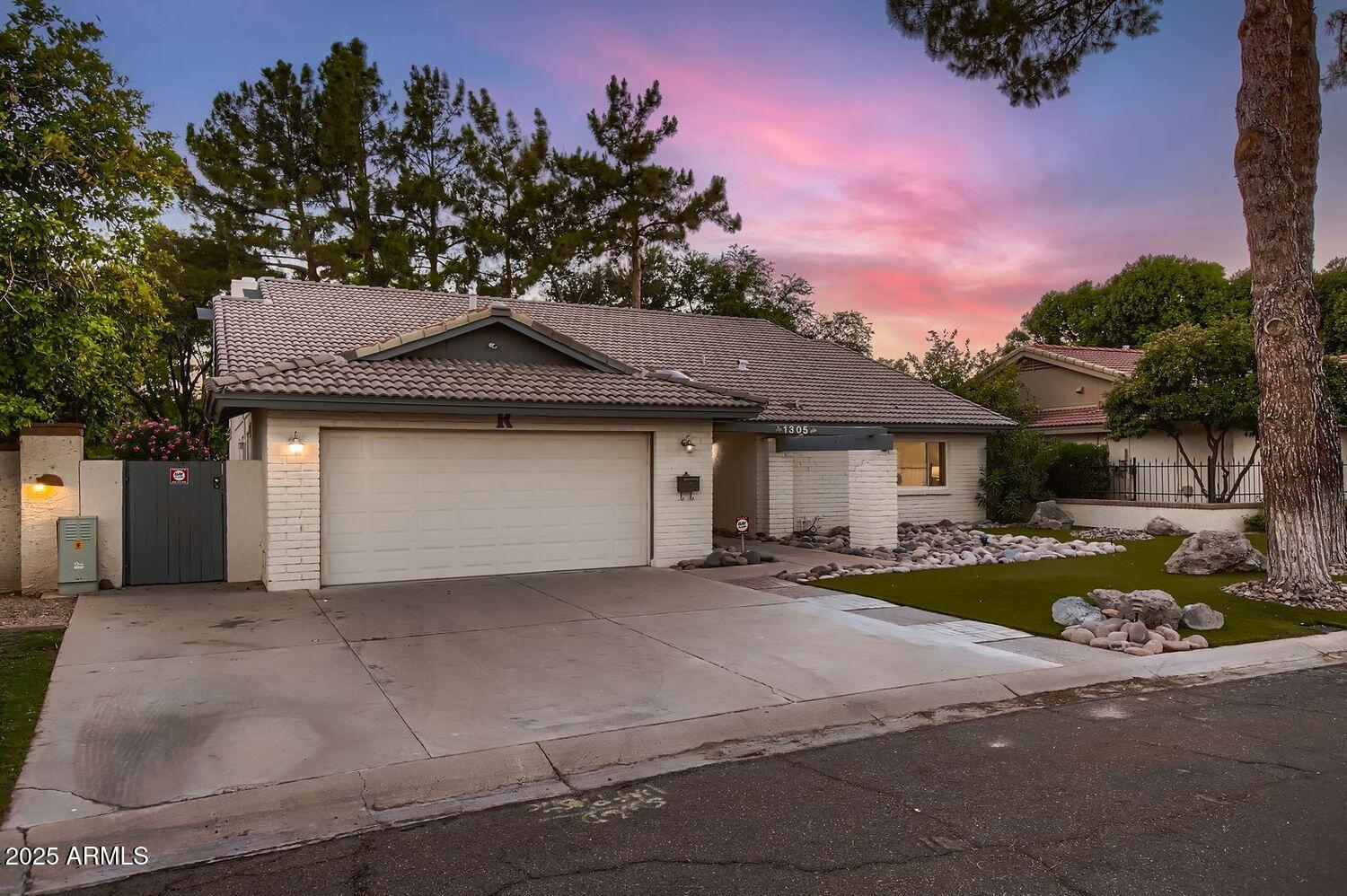 1305 E STEAMBOAT BEND Drive