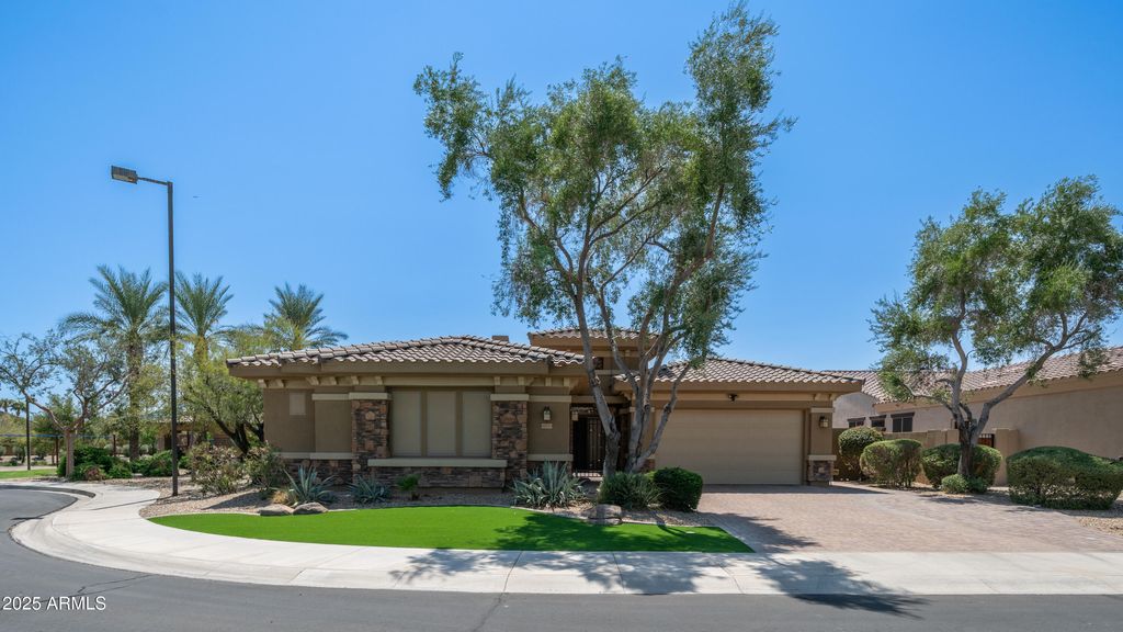 Photo of 15727 W Sheridan Street, Goodyear, AZ 85395 (MLS # 6913249)