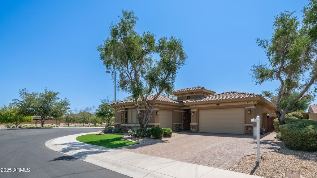 Photo of 15727 W Sheridan Street, Goodyear, AZ 85395 (MLS # 6913249)