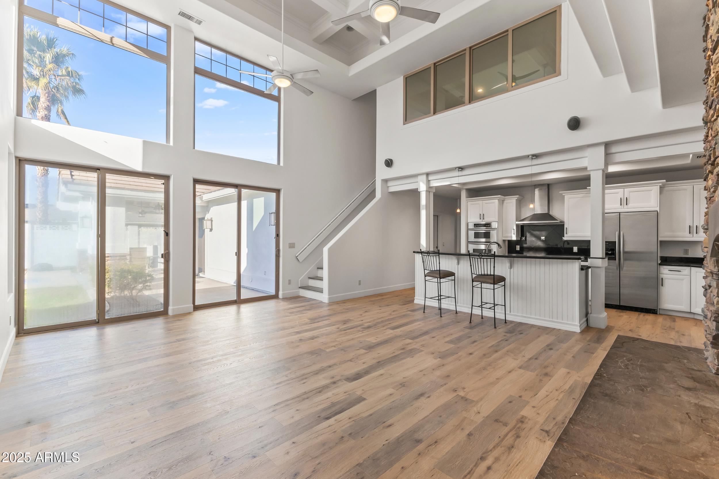 302 W STELLA Lane