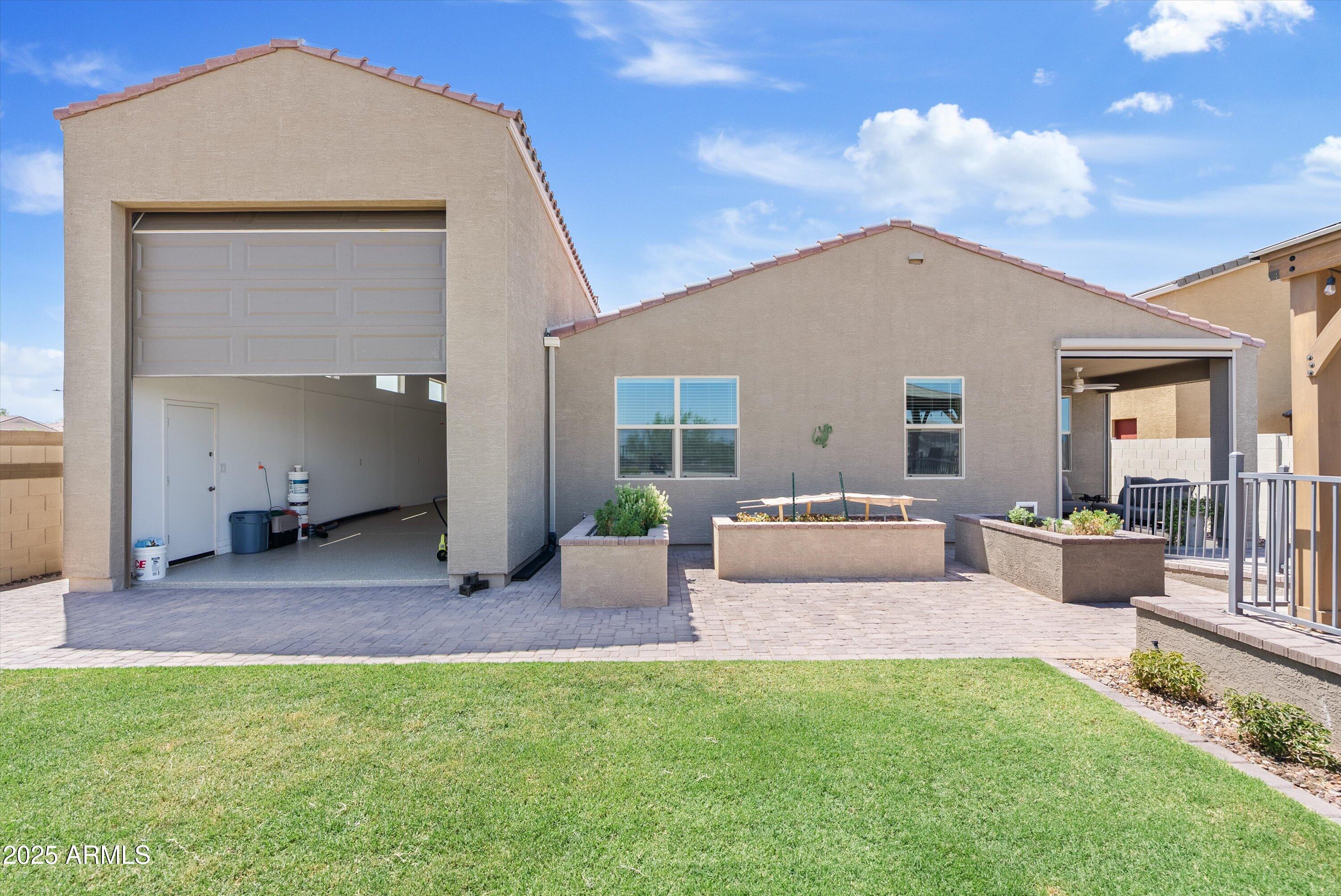 3988 W SUNCUP Drive