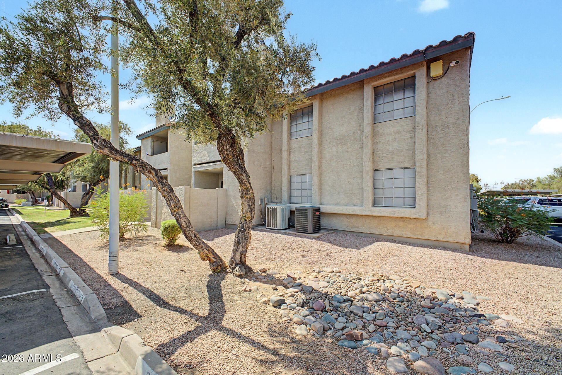 533 W GUADALUPE Road 1067