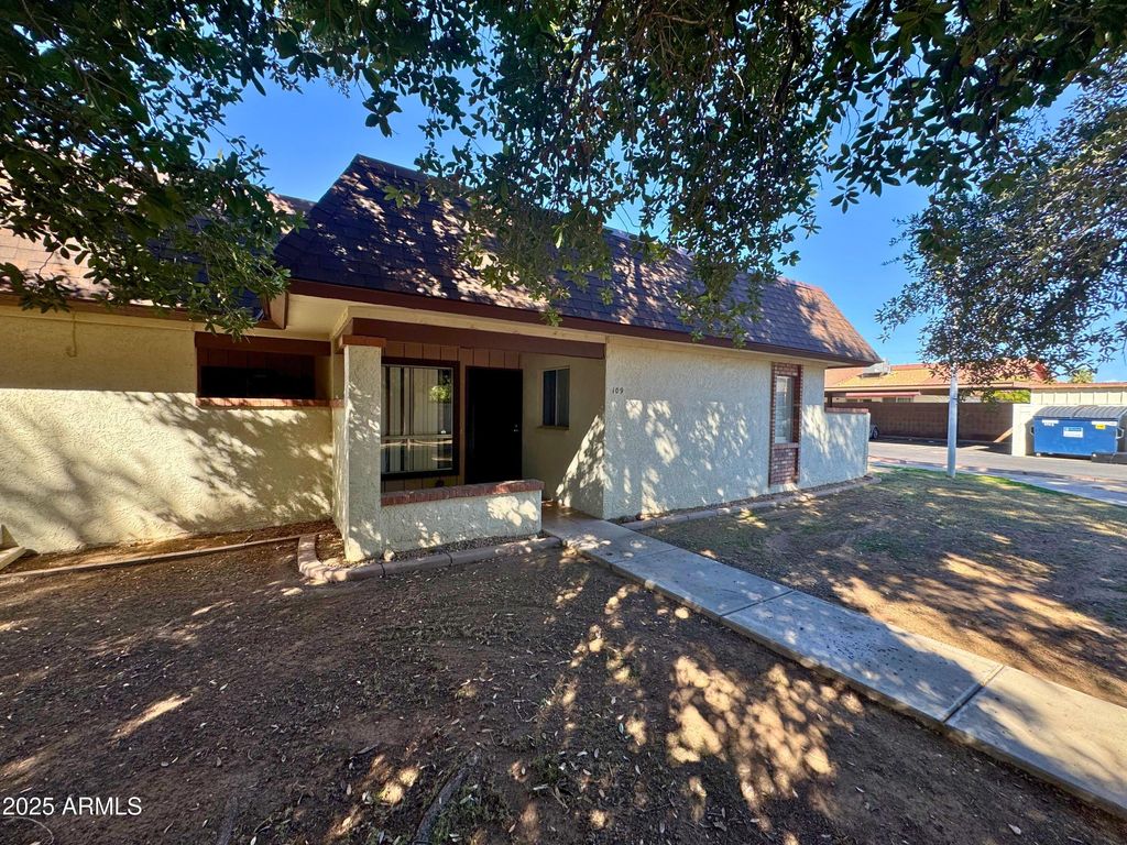 Photo of 8161 N 107th Avenue #109, Peoria, AZ 85345 (MLS # 6933413)