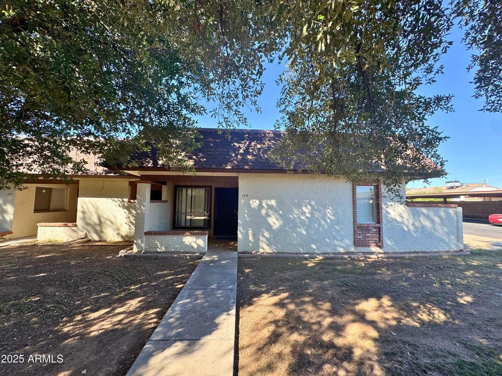 Photo of 8161 N 107th Avenue #109, Peoria, AZ 85345 (MLS # 6933413)