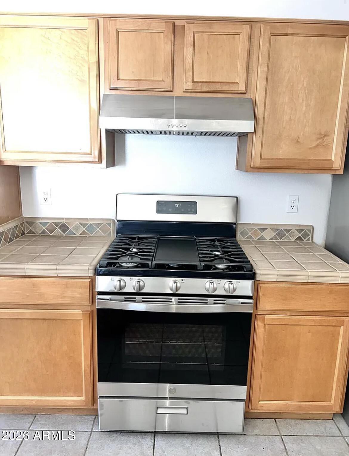 2791 E CARLA VISTA Drive