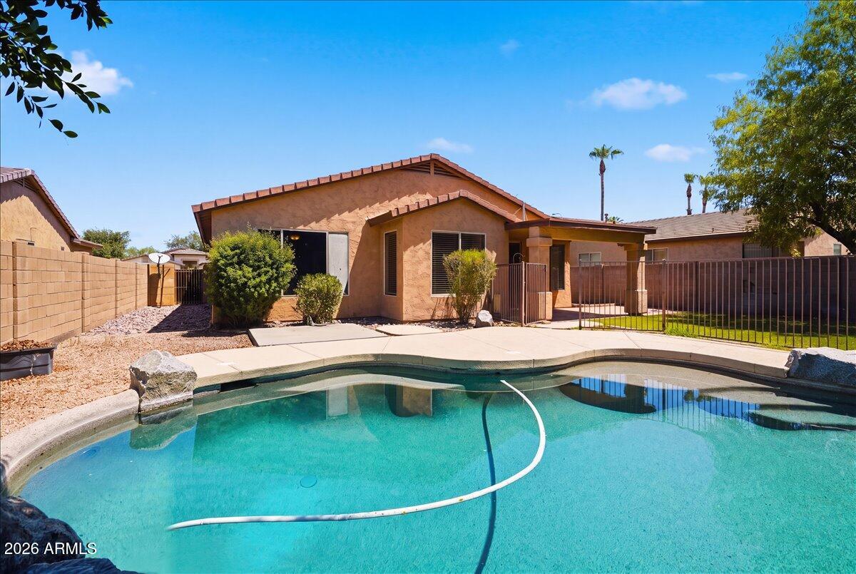 2791 E CARLA VISTA Drive