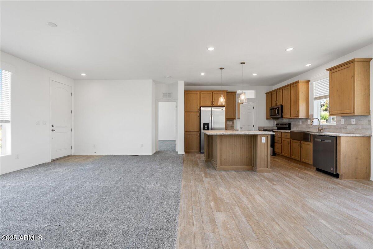 11230 E Putnam Drive