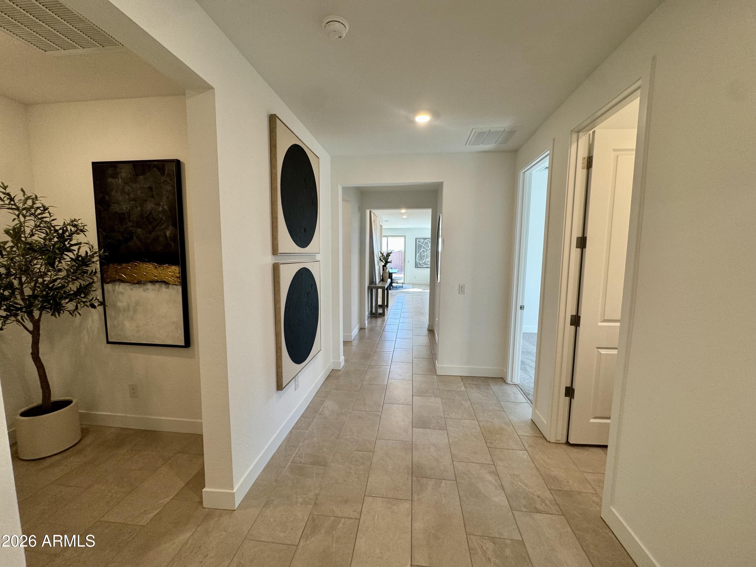 2933 E Mecklenburg Way