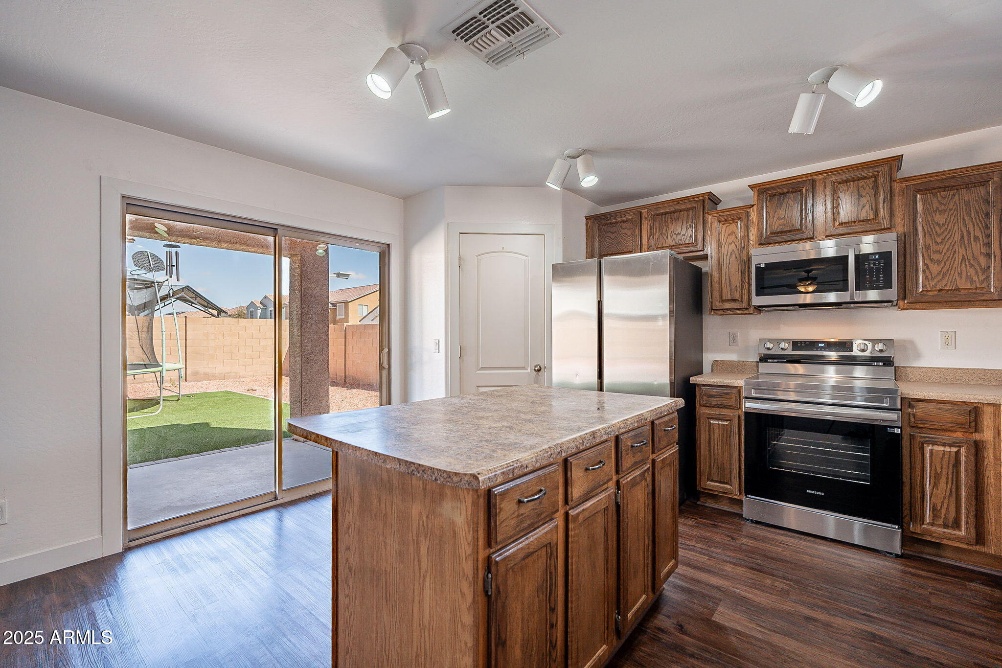 1202 W CENTRAL Avenue
