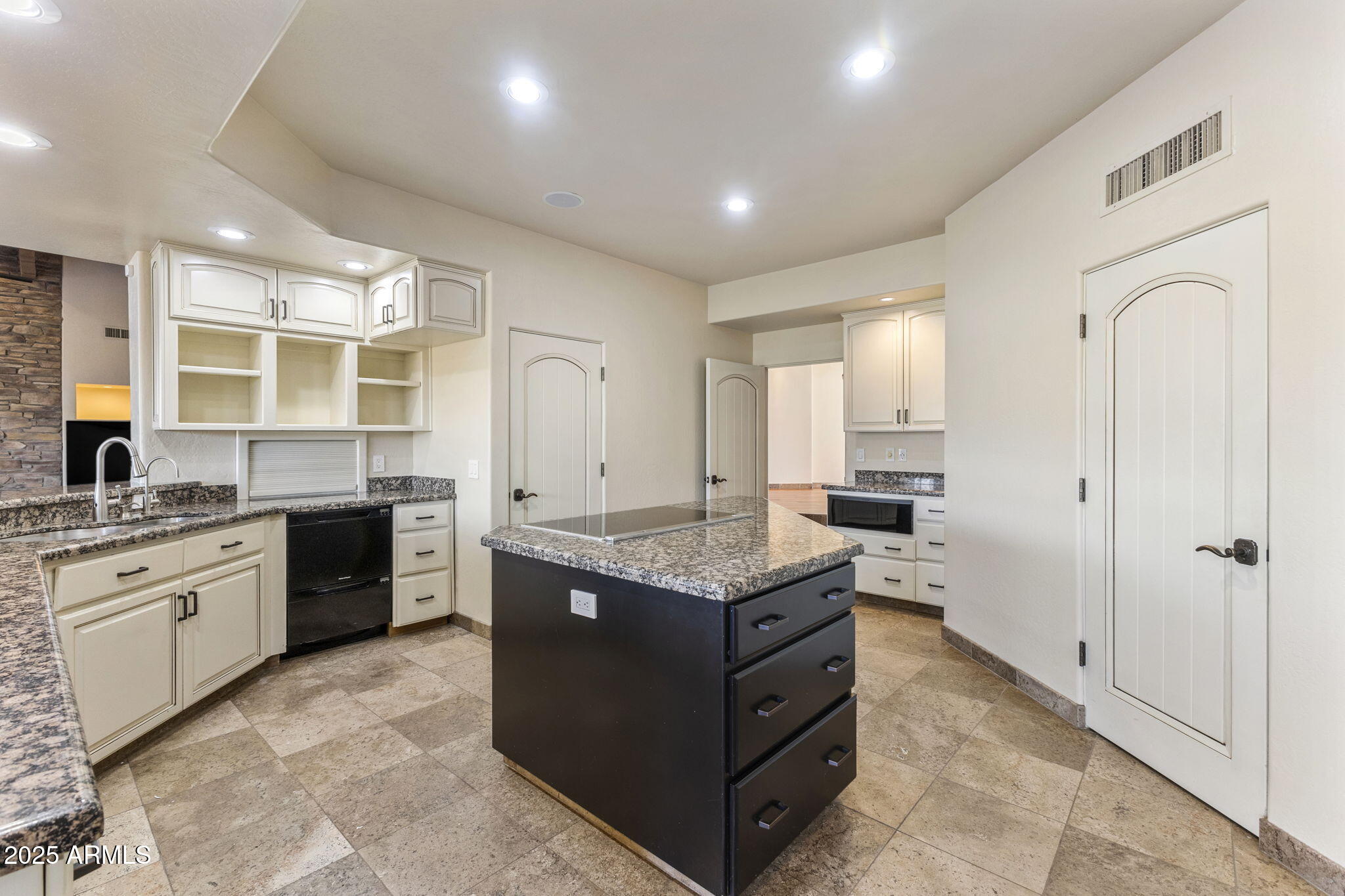 PHOENIX HILLSIDE ESTATES LOT 1-17 TR A,B - Residential