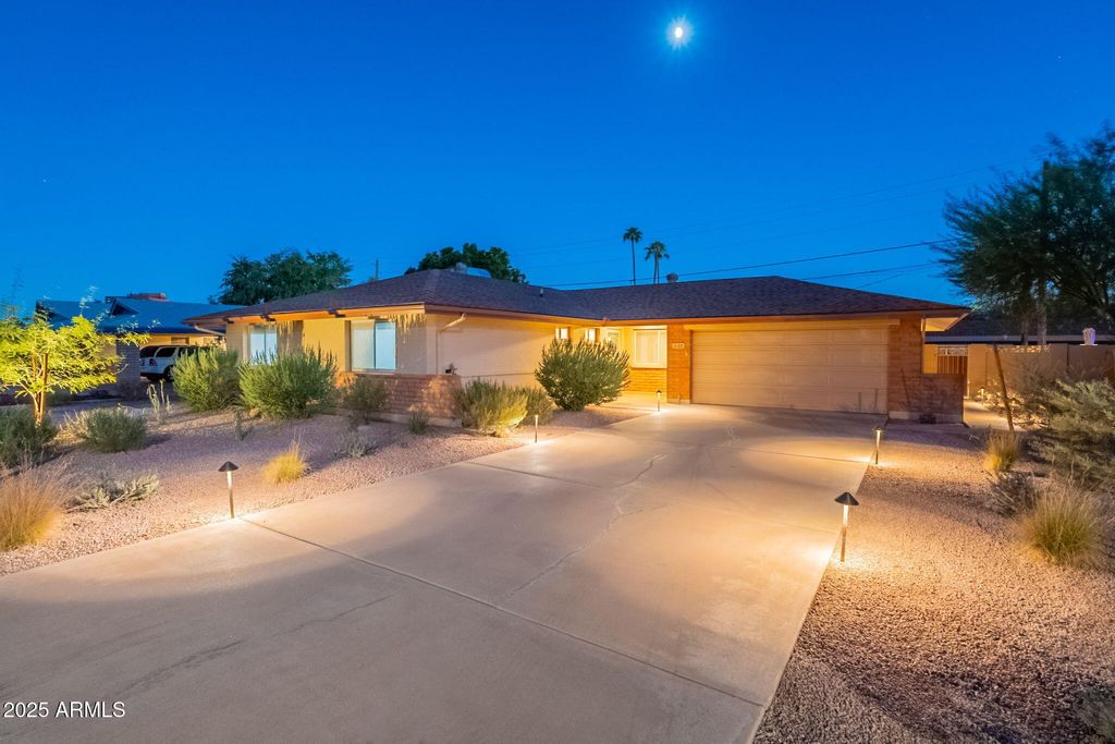 Photo of 1133 E Fairmont Drive, Tempe, AZ 85282 (MLS # 6928100)
