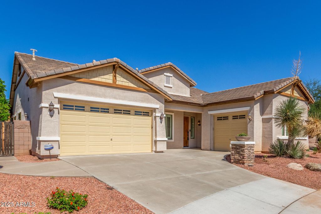 Photo of 1654 E Grand Canyon Drive, Chandler, AZ 85249 (MLS # 6926512)