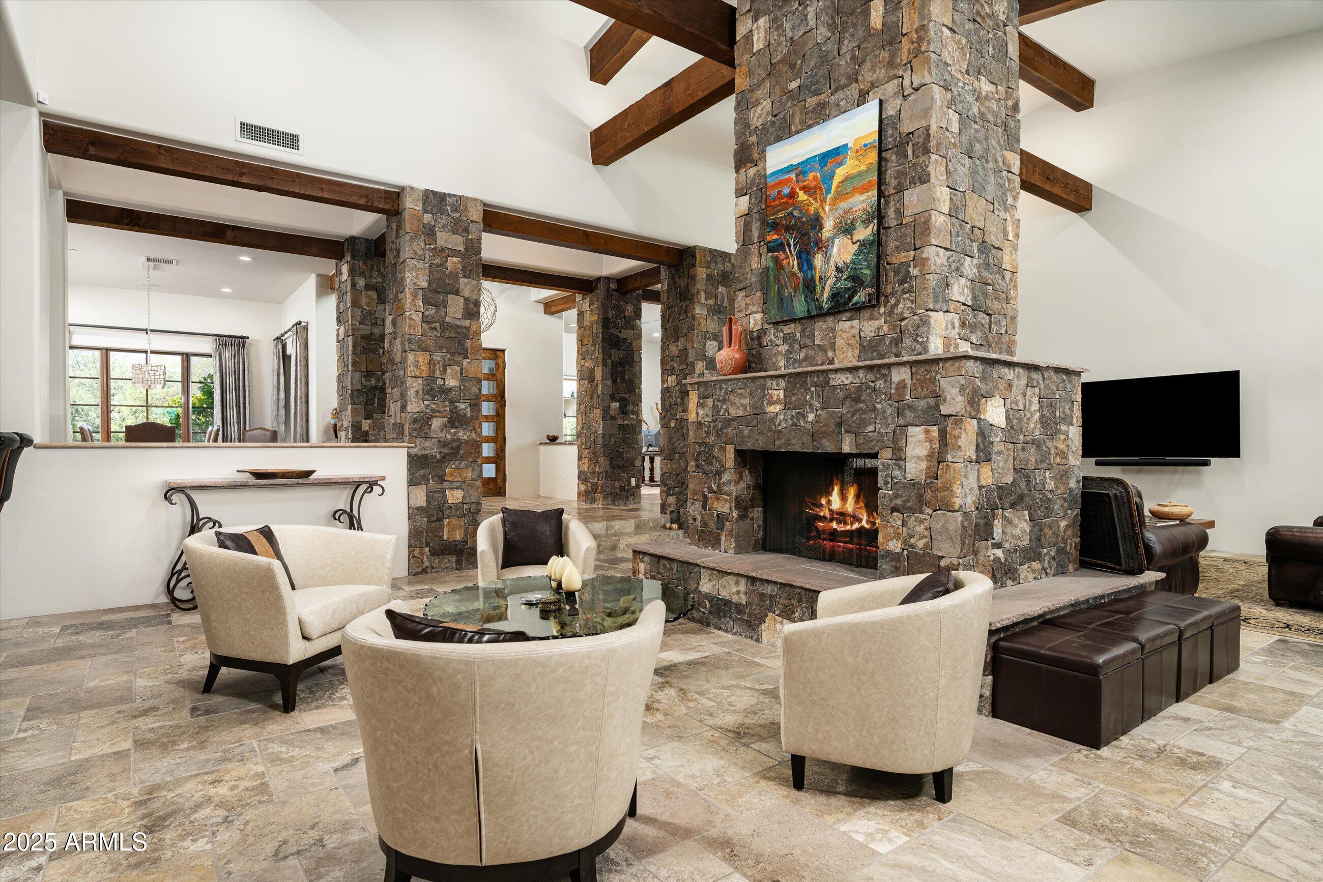 WHISPER ROCK - Residential