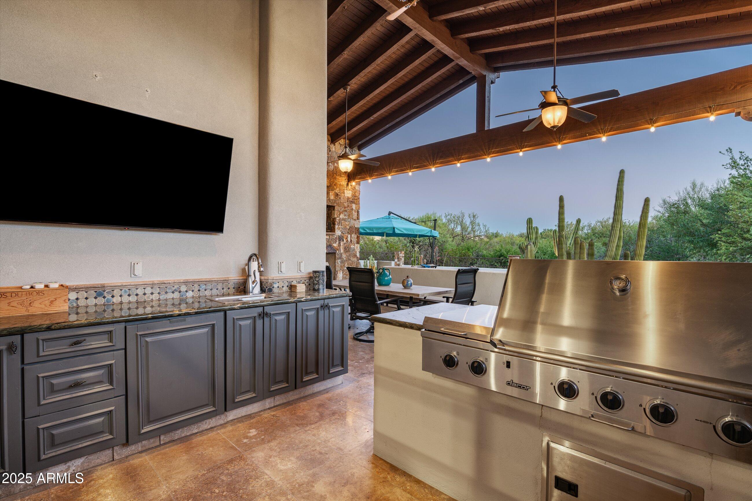 WHISPER ROCK - Residential