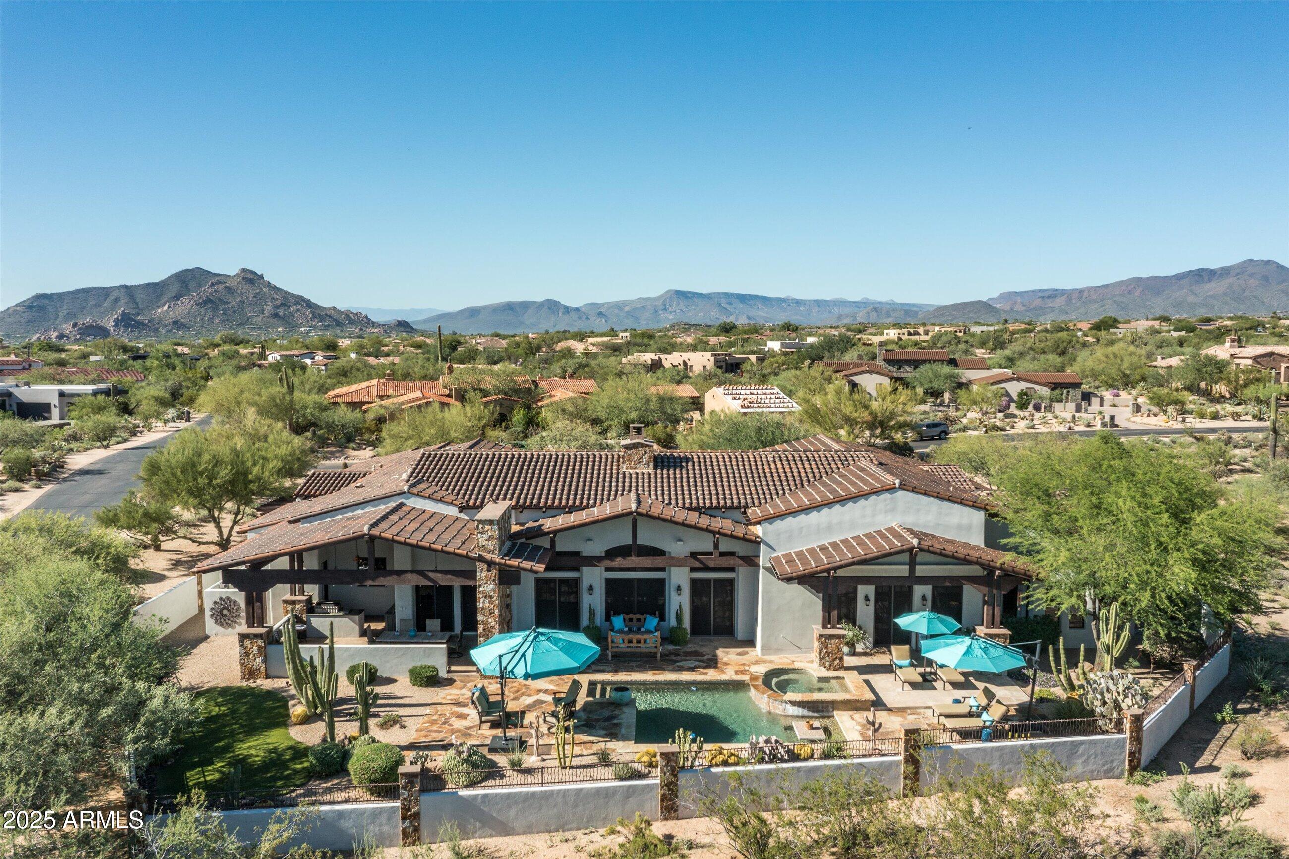 WHISPER ROCK - Residential